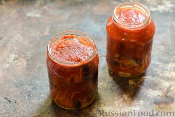 Рулетики из баклажанов с морковью и болгарским перцем в томатном соусе (на зиму)