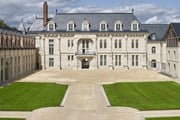 Во Франции в старинном замке открылся Город французского языка