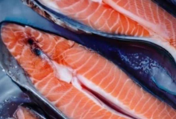 Рыба свежих уловов бесперебойно поставляется с Дальнего Востока в российские регионы